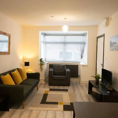 Luxe Living City Apartment - Beach, Wifi, Parking Swansea Dış mekan fotoğraf